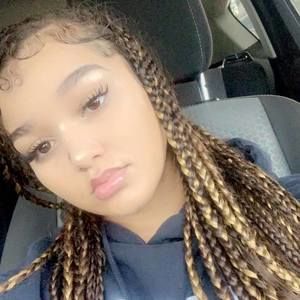 Meet your Posher, Avery